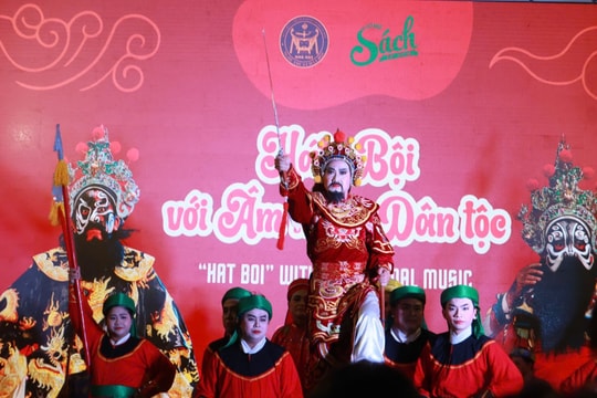 Hát bội giữa vòng xoáy hiện đại -  Bài 1: Tìm hướng đi sâu vào đời sống người dân