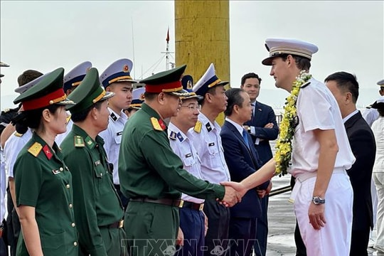 Đà Nẵng đón tàu Hải quân Pháp thăm hữu nghị thành phố