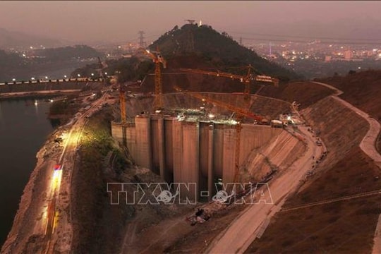 Hòa lưới thành công tổ máy số 2 dự án Nhà máy Thủy điện Hòa Bình mở rộng