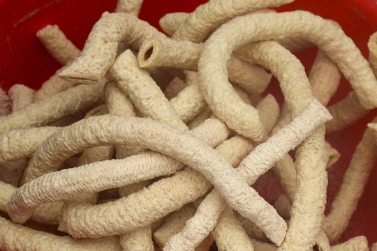 Nghề chỉ làm vào mùa mưa, mang niềm vui đi khắp thôn xóm