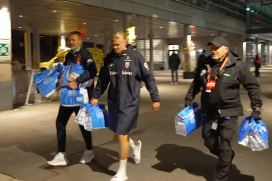 Haaland mua 70 burger khao tuyển Na Uy