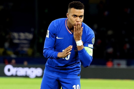 Mbappe dùng tiểu xảo phá đối thủ ở vòng loại World Cup