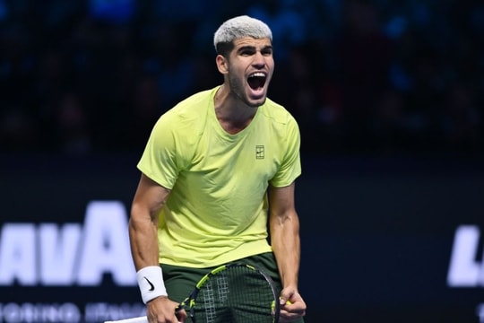Alcaraz trở thành số 1 thế giới năm 2025
