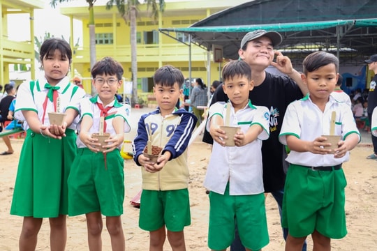 'Trạm phóng tương lai' - chắp cánh giấc mơ đến trường cho trẻ vùng sâu