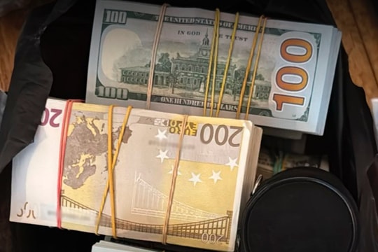 Bê bối tham nhũng 100 triệu USD rung chuyển chính trường Ukraine