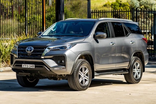 Doanh số thua xa đối thủ, Toyota Fortuner bị khai tử