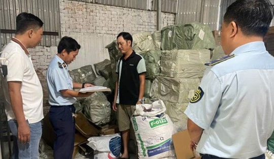 Phát hiện kho kẹo dẻo hơn 1 tấn không nhãn mác, bán tràn lan trên mạng