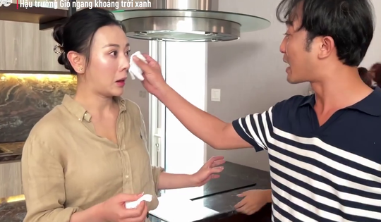 Khán giả thán phục khi xem hậu trường quay cảnh Phương Oanh và Doãn Quốc Đam