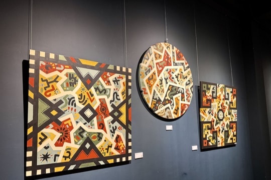 Triển lãm 'Roots - Cội rễ' của nghệ sĩ đương đại người Pháp Mathilde Granveau