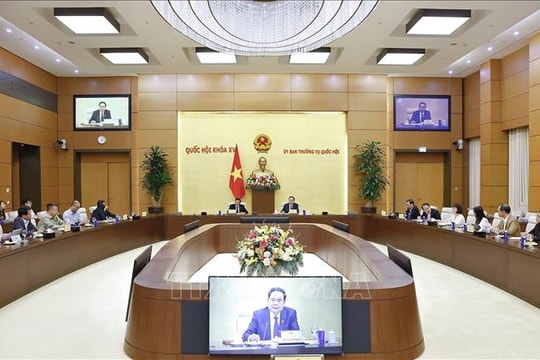 Chủ tịch Quốc hội dự Phiên họp thứ hai của Ban Tổ chức Diễn đàn về xây dựng pháp luật