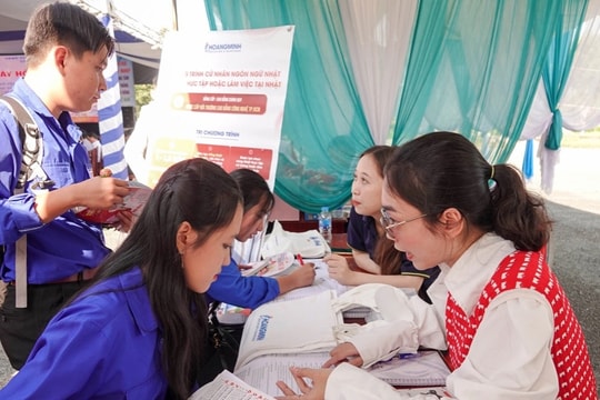 1.200 lao động tìm việc, 30 doanh nghiệp tuyển người ở Vĩnh Long