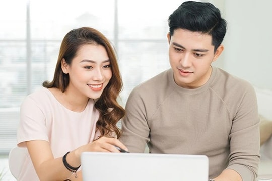 Sau một năm kết hôn, chồng hỏi một câu về tiền khiến tôi “nóng mặt”