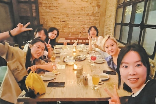 Ăn tối cùng người lạ để phá vỡ 'cô đơn đô thị'