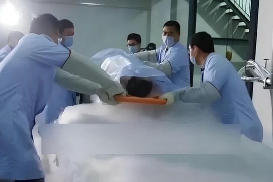 Lấy người khác trong khi chờ vợ hồi sinh