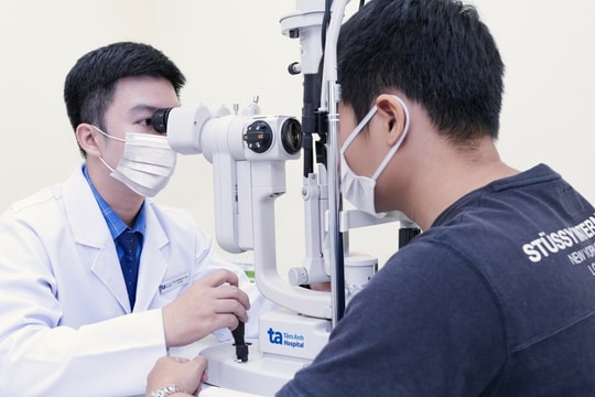 Xử trí thế nào khi dịch tiết bọ xít bắn vào mắt?