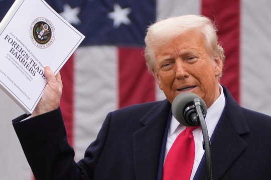 Hoài nghi về ý tưởng phát 2.000 USD cho dân Mỹ của ông Trump