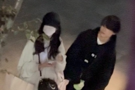 Ca sĩ Nhật bị đuổi khỏi nhóm vì lộ ảnh hẹn hò