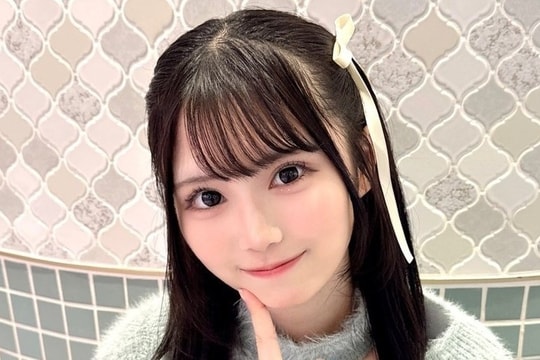 Ca sĩ Nhật 18 tuổi bị đuổi khỏi nhóm