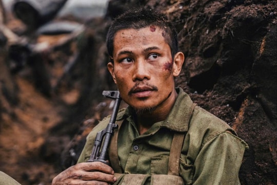 Chiếu 'Mưa đỏ' ở Pháp