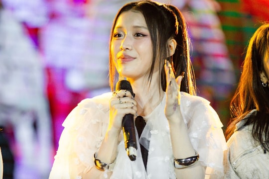 'Em xinh' gốc Hàn bật khóc kể về 2 năm ở ẩn, tạm ngưng ca hát