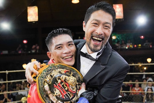 Cận cảnh 'Thần võ' học trò Nguyễn Trần Duy Nhất giã 60 đòn hạ gục võ sĩ Malaysia