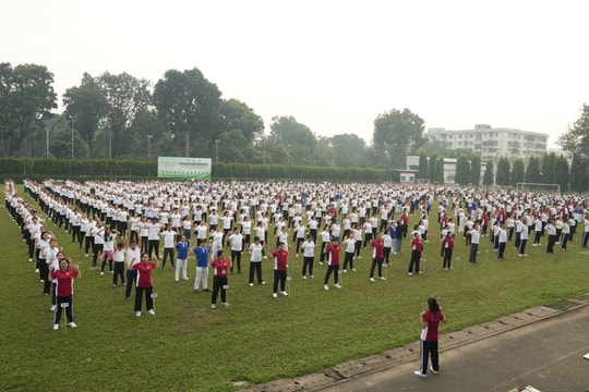 Gần 2.000 người hưởng ứng đồng diễn dưỡng sinh vì sức khỏe cộng đồng