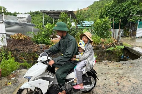 Khánh Hòa: Khẩn trương di dời người dân khu vực có nguy cơ cao sạt lở đất