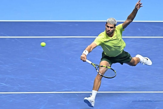 Alcaraz đấu Sinner ở chung kết ATP Finals