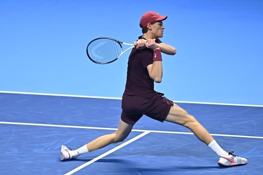 Sinner ba lần liên tiếp vào chung kết ATP Finals