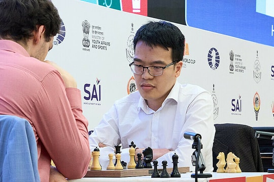 Quang Liêm bị loại sau ba lần 'chết hụt' ở World Cup cờ vua