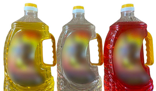 Bé trai 2 tuổi nguy kịch vì uống thứ nước màu đẹp "lạ"