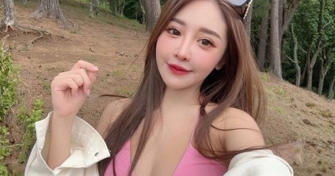 Hỏa táng hotgirl tử vong trong bồn tắm