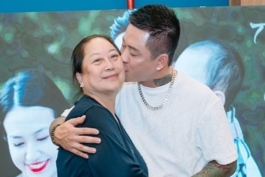 Nghệ sĩ chia buồn khi mẹ Tuấn Hưng qua đời