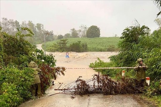 Mưa lớn gây ngập lụt tại một số tuyến quốc lộ, tỉnh lộ ở Đắk Lắk