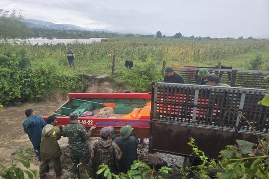 Quân đội chủ động ứng phó mưa lũ tại Trung Bộ