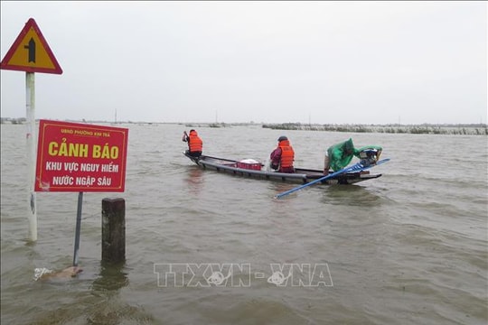 Hàng nghìn ngôi nhà vùng thấp trũng ở Huế bị ngập lụt