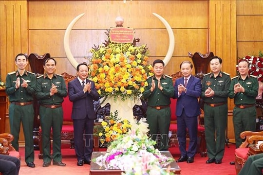 Trưởng ban Tuyên giáo và Dân vận Trung ương chúc mừng Ngày Nhà giáo Việt Nam