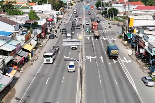 Nhiều lái xe còn bỡ ngỡ trong ngày đầu áp dụng phân làn mới trên Quốc lộ 51