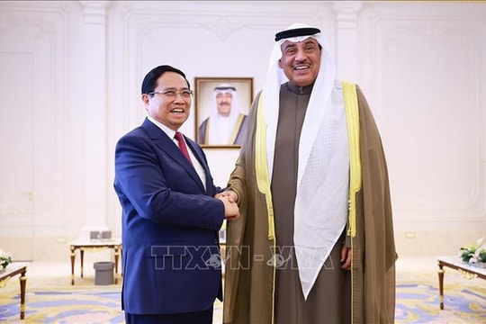 Thủ tướng Phạm Minh Chính hội kiến Hoàng Thái tử Kuwait