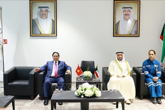 Thủ tướng Phạm Minh Chính thăm Tổ hợp lọc hóa dầu Al-zour và làm việc với Quỹ Kuwait