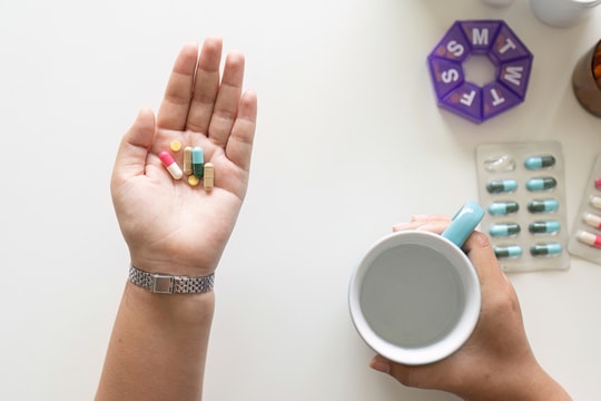 Uống thuốc có giúp nhanh khỏi cúm A?