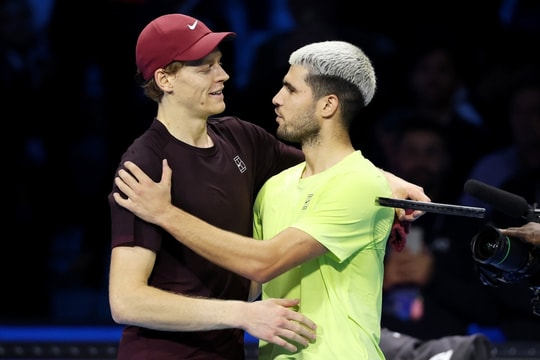 Alcaraz thán phục ý chí của Sinner