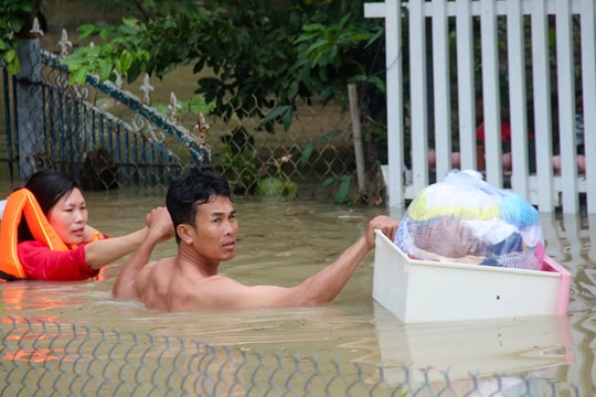 Lũ, sạt lở khắp nơi ở miền Trung, Tây Nguyên
