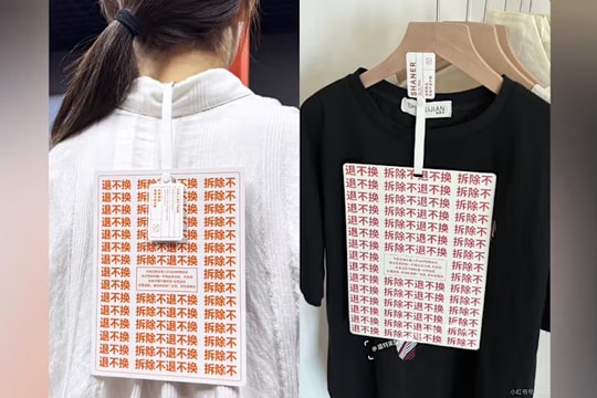 Nhãn mác to như iPad- chiêu chống trả hàng cực dị của cửa hàng Trung Quốc