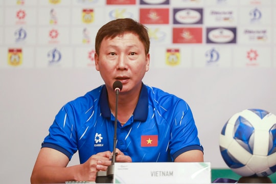 HLV Kim Sang-sik: Hy vọng Nguyễn Xuân Son có cơ hội ghi bàn