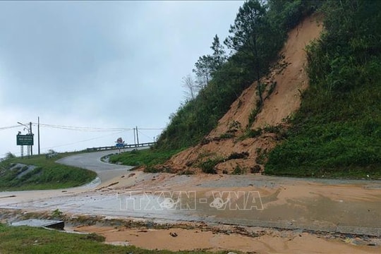 Khuyến cáo hạn chế, không lưu thông qua hai đèo Violak và Lò Xo