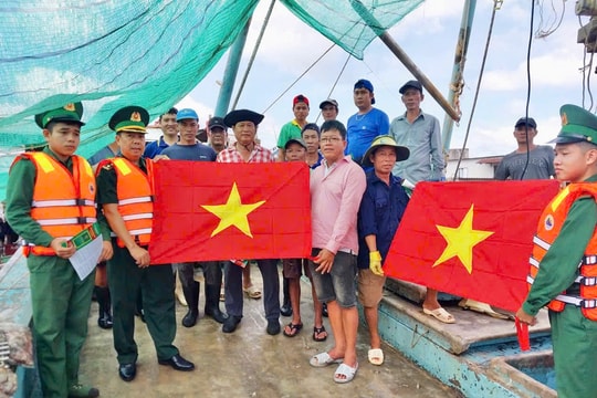 Biên phòng TP Hồ Chí Minh tuyên truyền chống khai thác hải sản bất hợp pháp