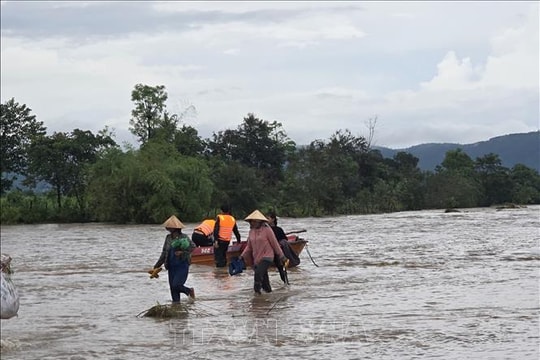Mưa lũ gây sạt lở nhiều tuyến đường của các xã miền núi tỉnh Gia Lai