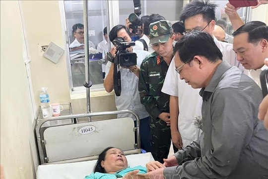 Phó Thủ tướng Hồ Quốc Dũng: Nhanh chóng khôi phục hạ tầng thiết yếu, phục vụ sinh hoạt cho nhân dân