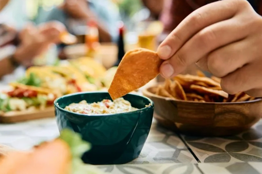 Điều cấm kỵ khi dùng nước chấm chung